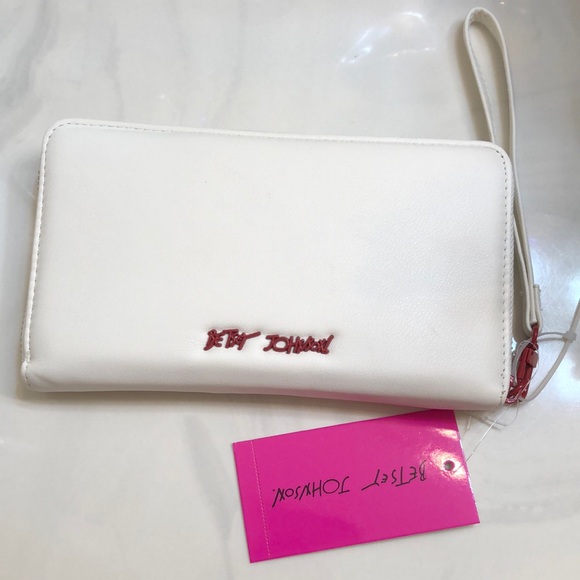 Betsey Johnson White Faux Leather & Red Heart Studded ZA Continental Wallet NWT - Picture 8 of 16